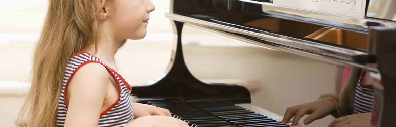10 دلیل مهم برای یادگیری هر چه زودتر پیانو: